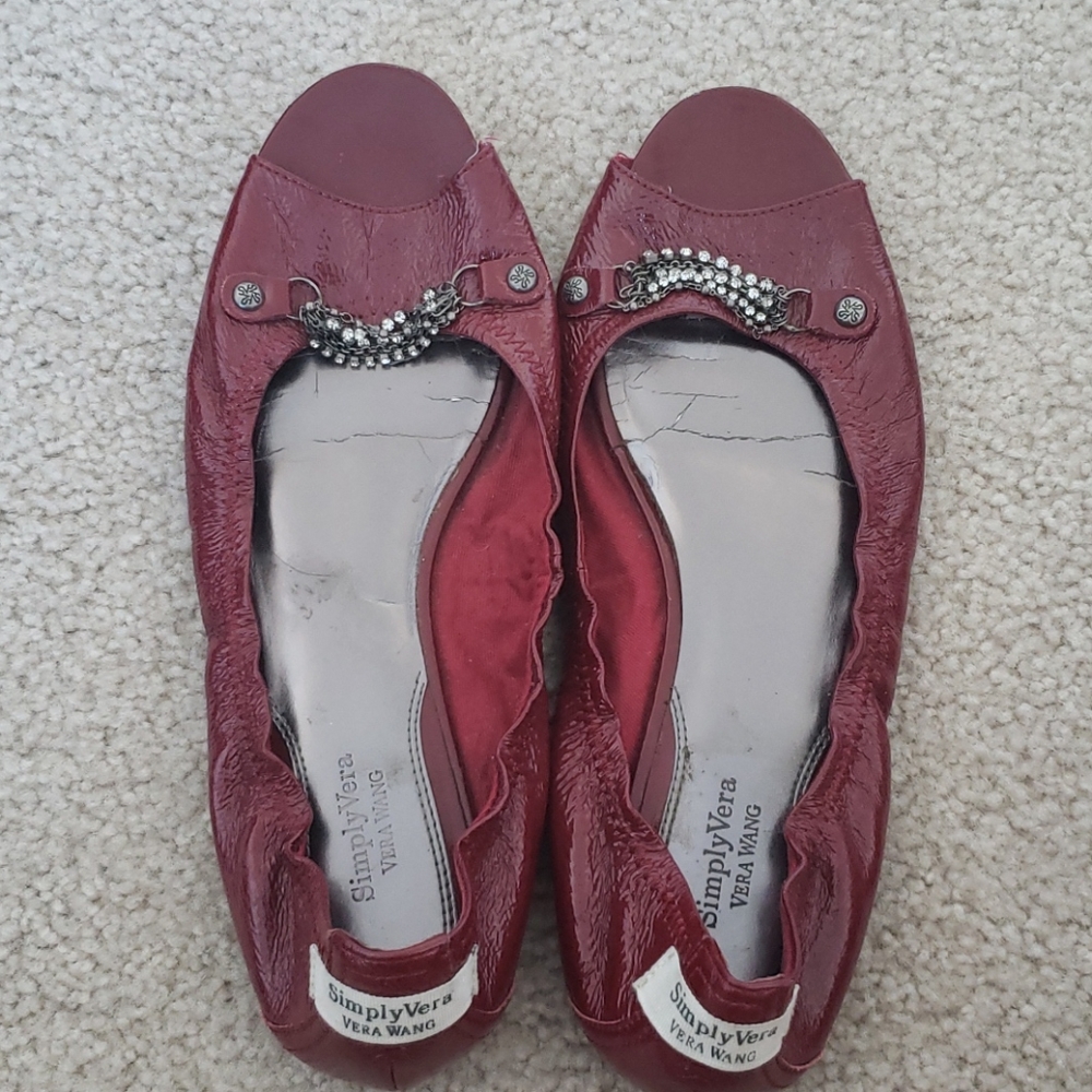 Vera Wang flat sandals